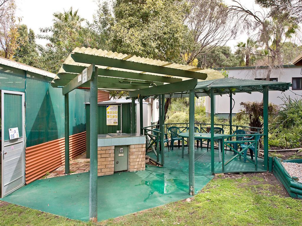 Acclaim Pine Grove Holiday Park Esperance Buitenkant foto