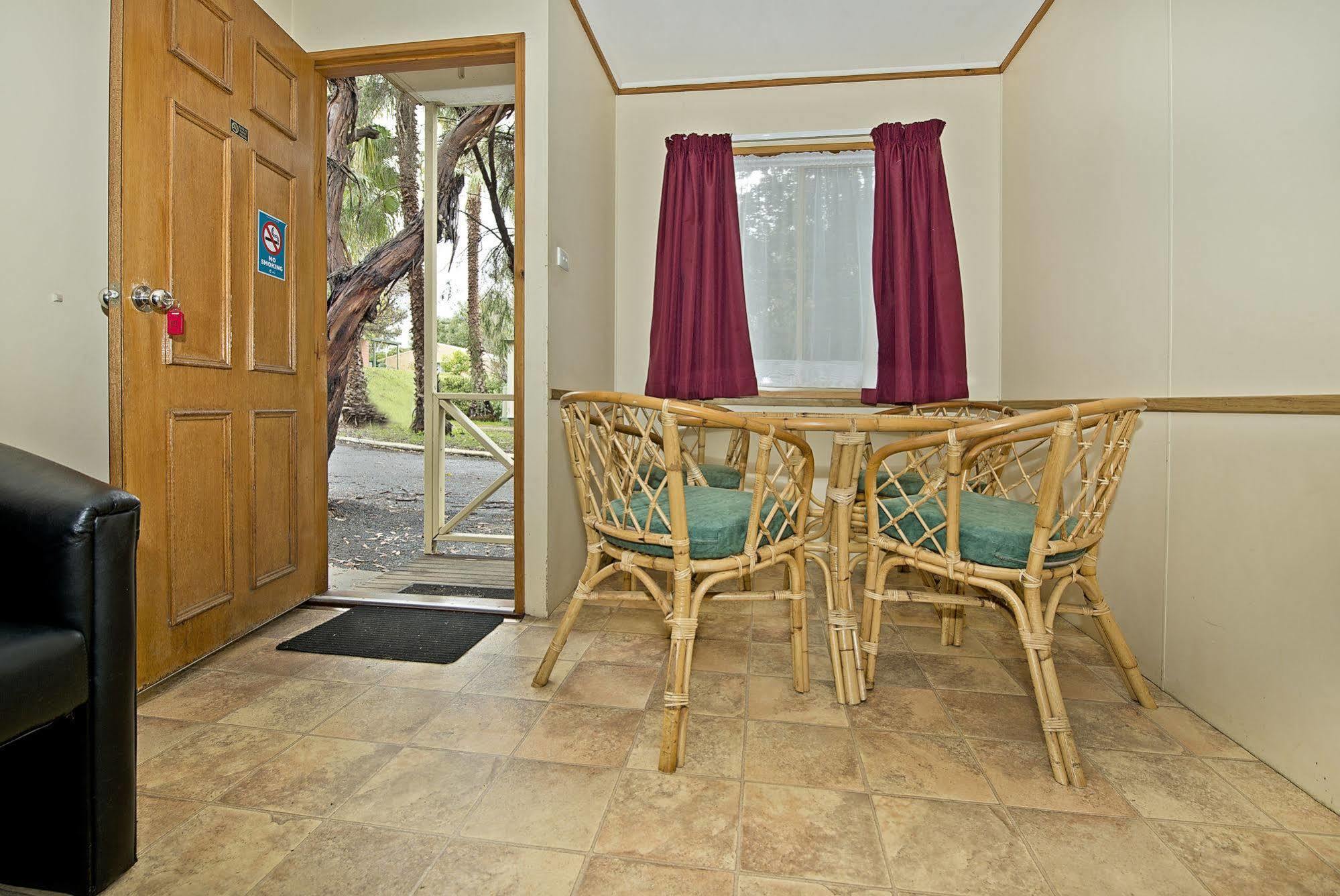 Acclaim Pine Grove Holiday Park Esperance Buitenkant foto