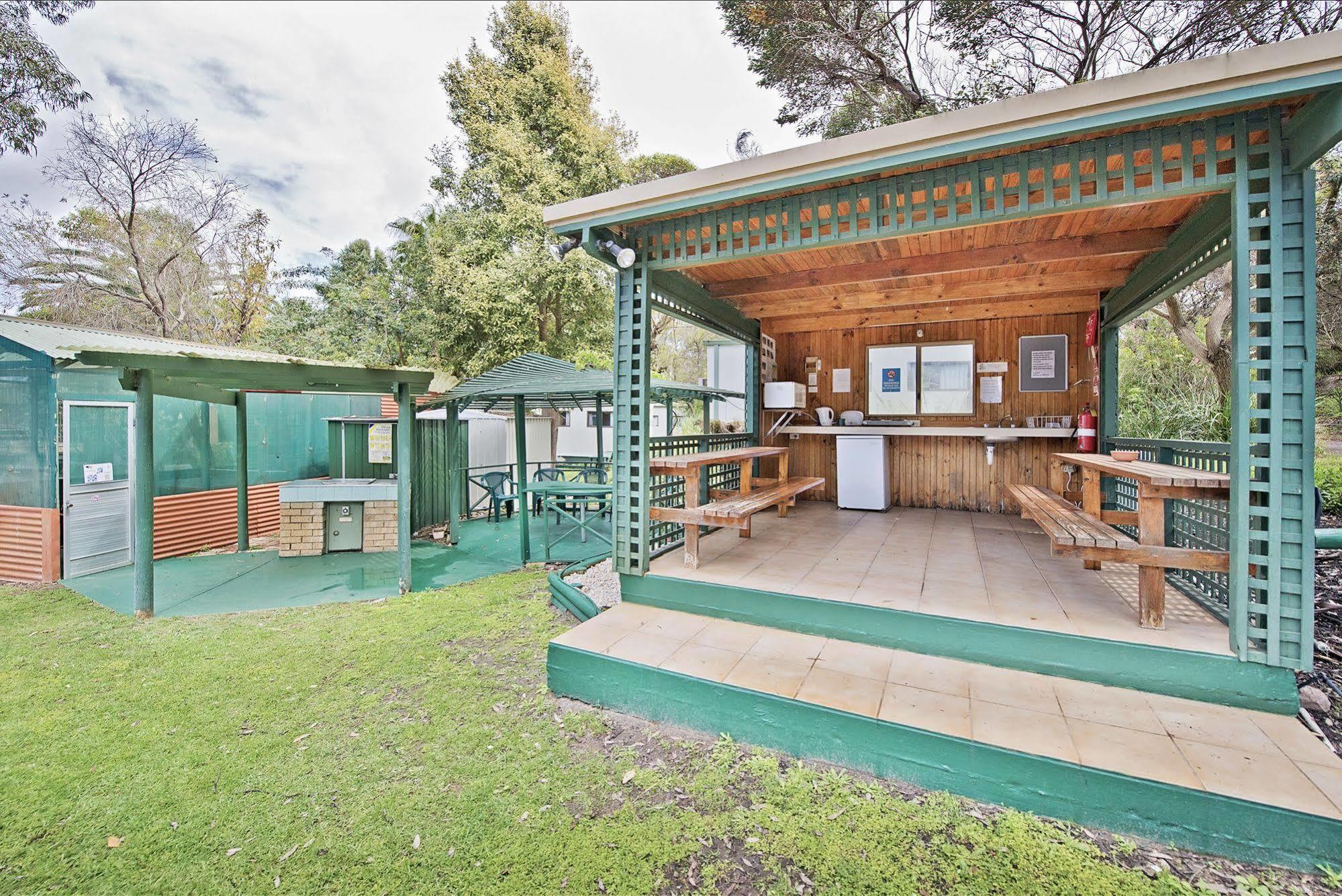 Acclaim Pine Grove Holiday Park Esperance Buitenkant foto