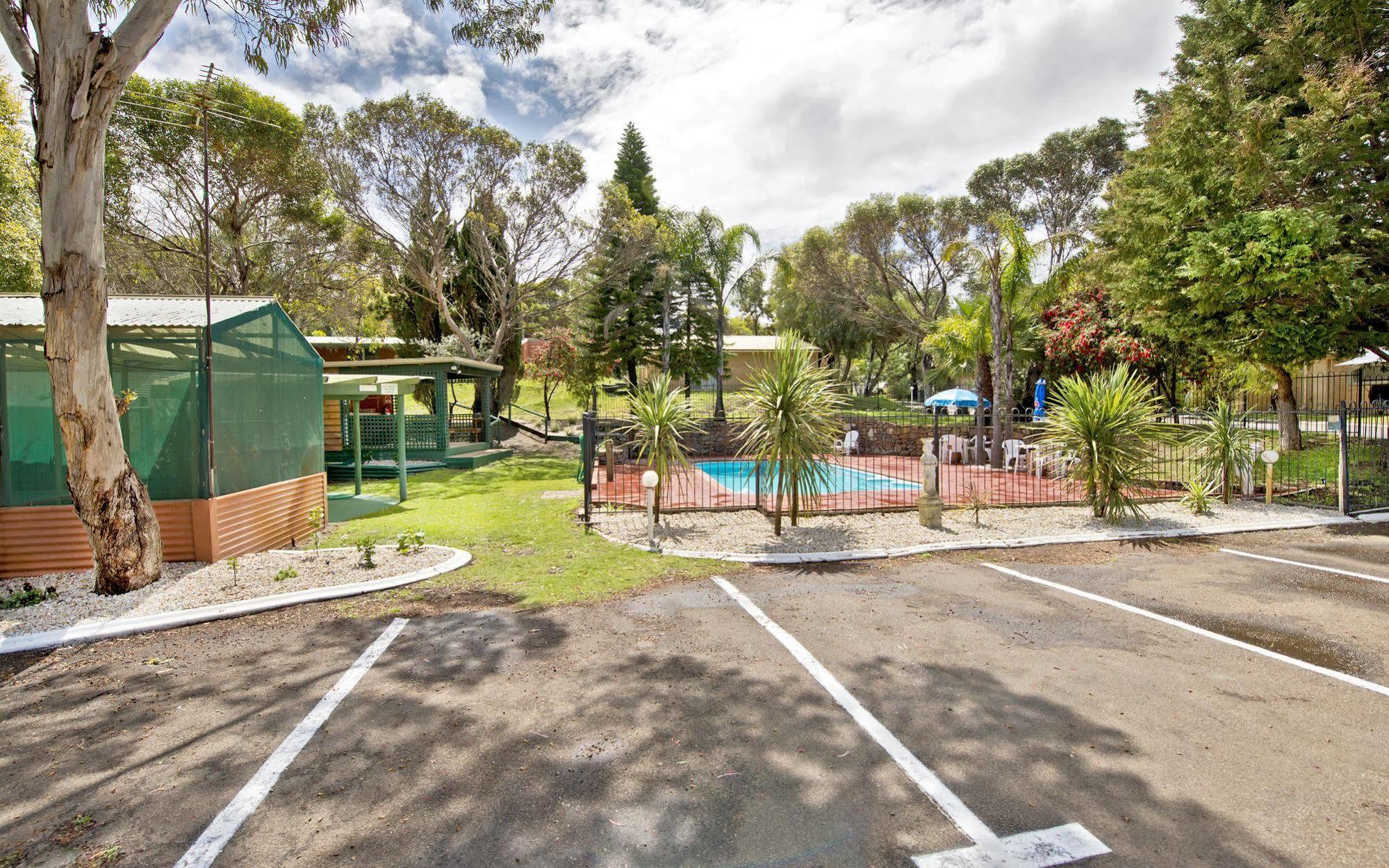 Acclaim Pine Grove Holiday Park Esperance Buitenkant foto